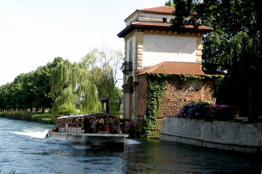 Crocera sul Naviglio Grande